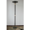 minimalistyczna lampa stojąca retro modern